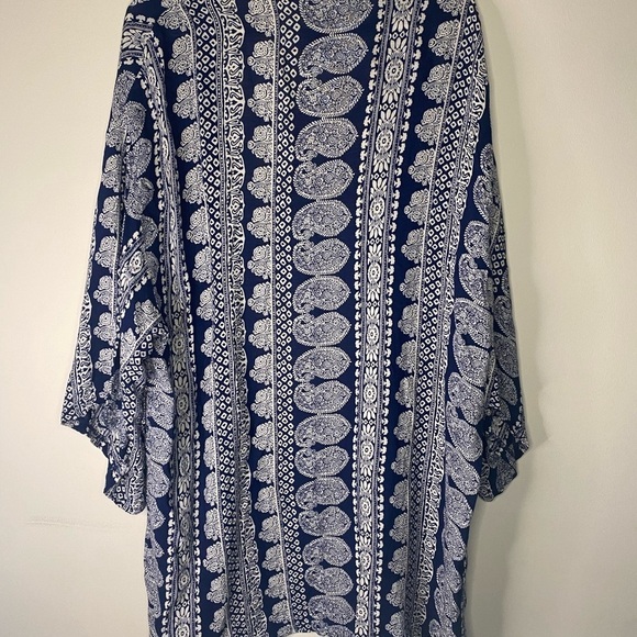 Free People Blue Paisley Short Sleeve Open Kimono Size Small Boho Lightweight - Picture 6 of 13